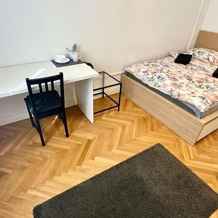 Fantastic Waw - Kp69 Room D Warsawa Bagian luar foto